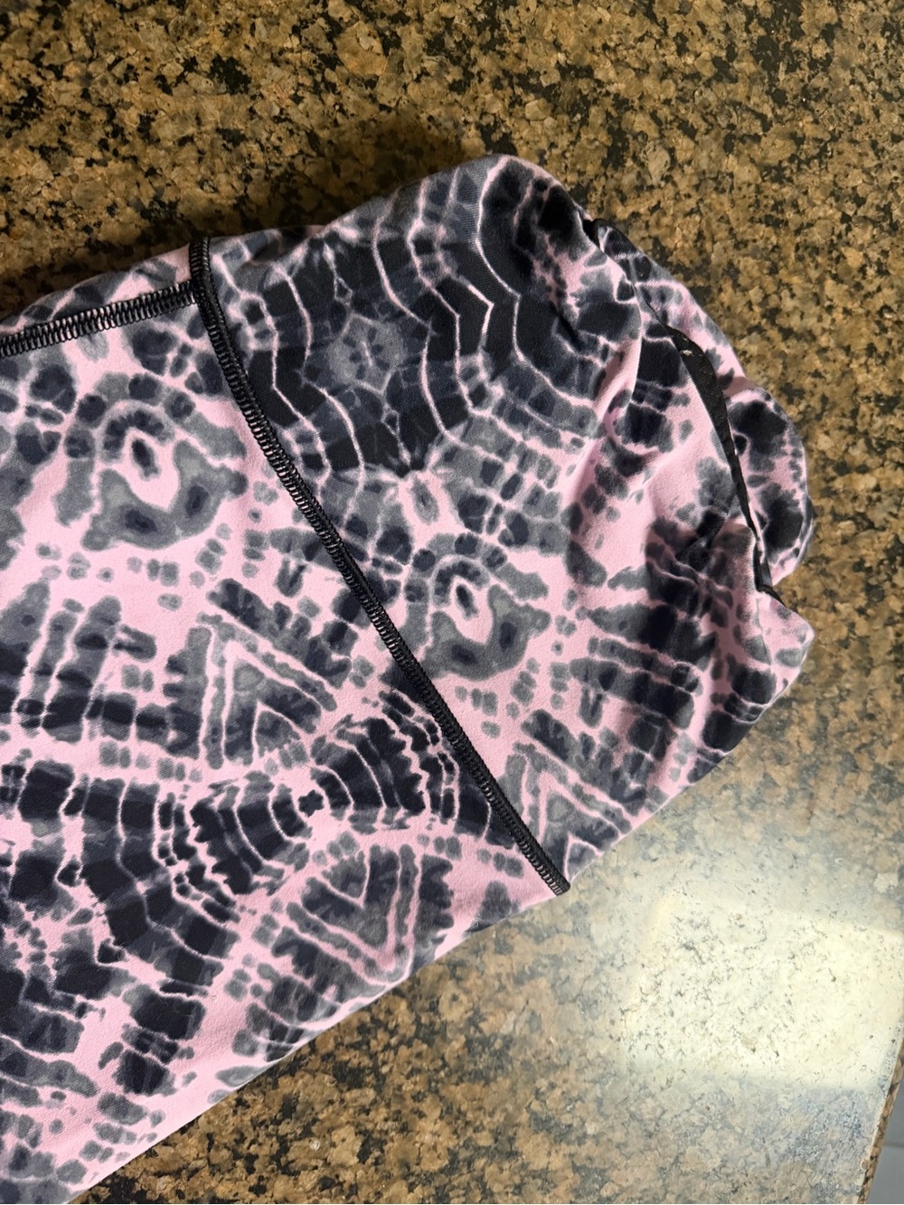 Victoria's Secret Pink and Black Tie-Dye Leggings